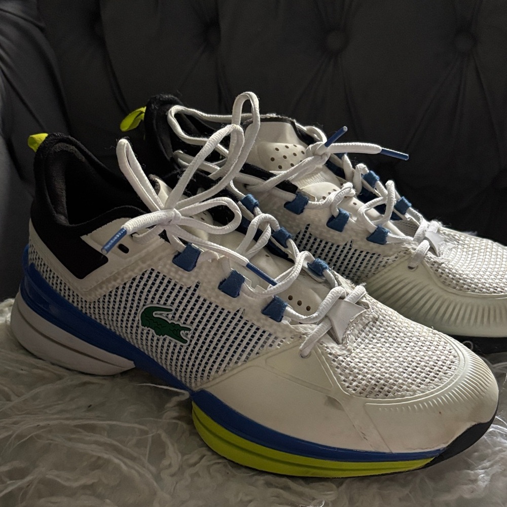 Lacoste White and Blue Sneakers with Green Accents - Picture 4 of 8